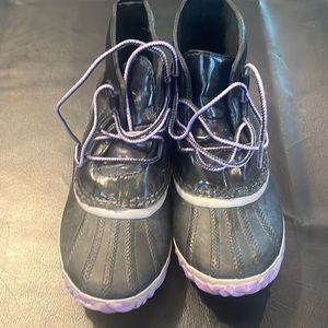 Sorel girls boots size 4